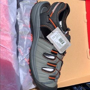 New balance men’s Appalachian sandals NWT
